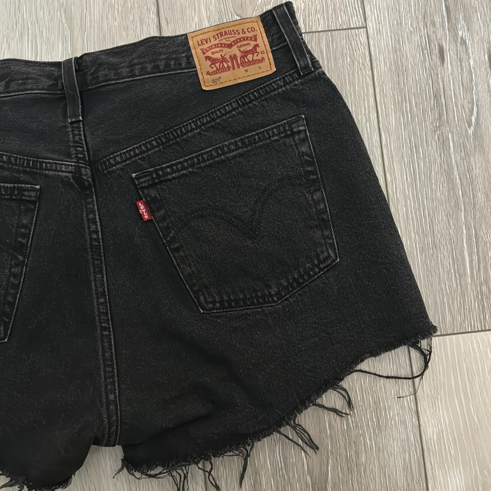 501 Levi Black Jean Shorts, Size W30 - Picture 6 of 14
